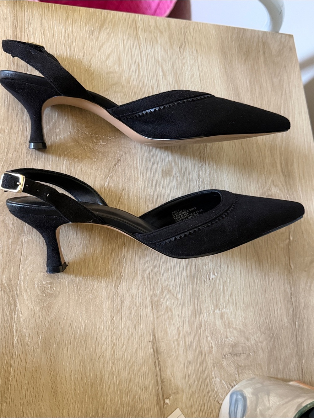 GAP Black Pointed Toe Slingback Kitten Heels - Picture 5 of 6